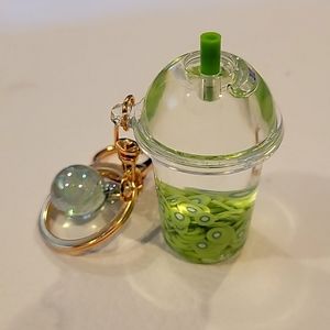 🦩 3 for $25 NWT kiwi 🥝 drink purse carm